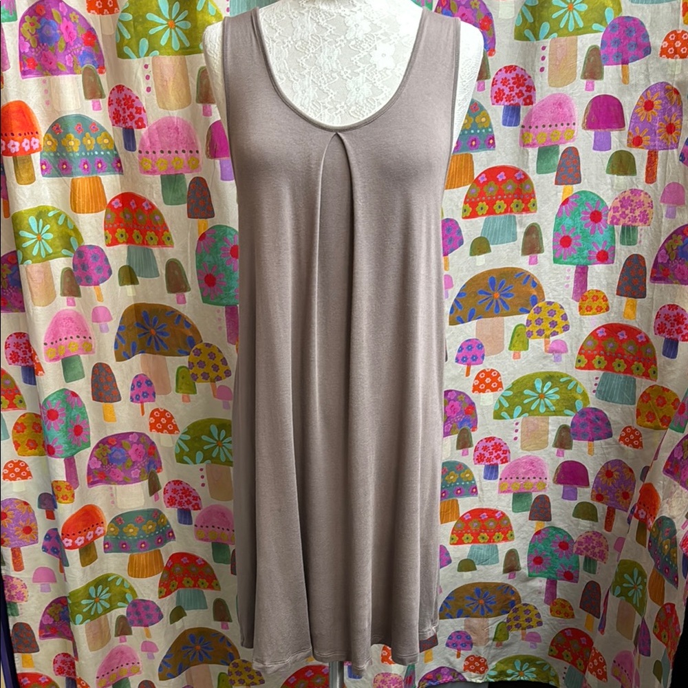Cinnamon Sleeveless Dress. Medium